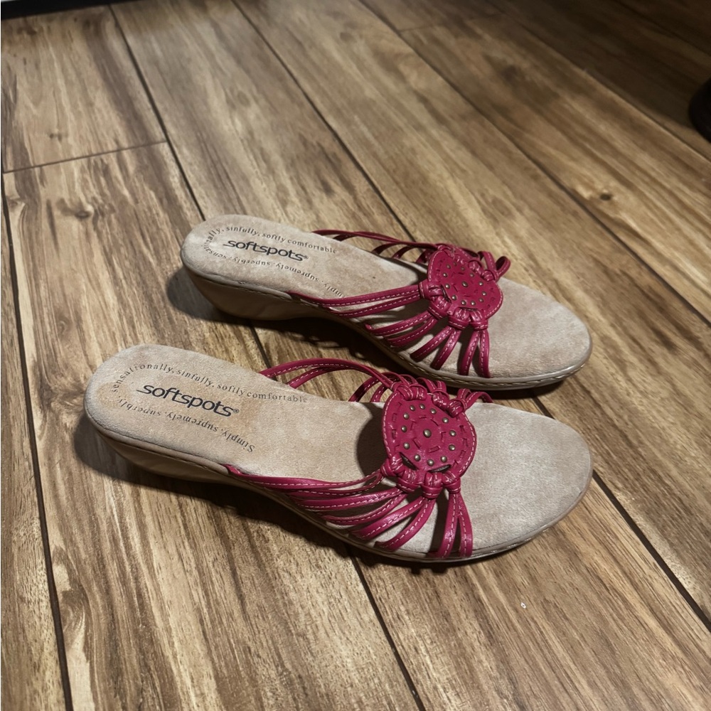 Softspots Pink and Cream Leather Upper Sandals with Decorative Design